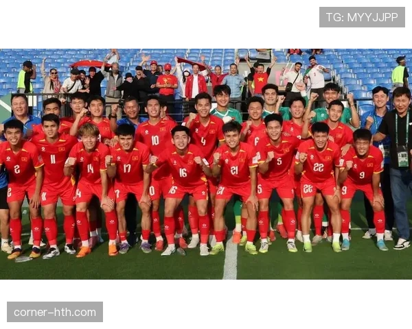 越南队闪耀赛场：金星旗海彰显团结拼搏精神，勇夺胜利