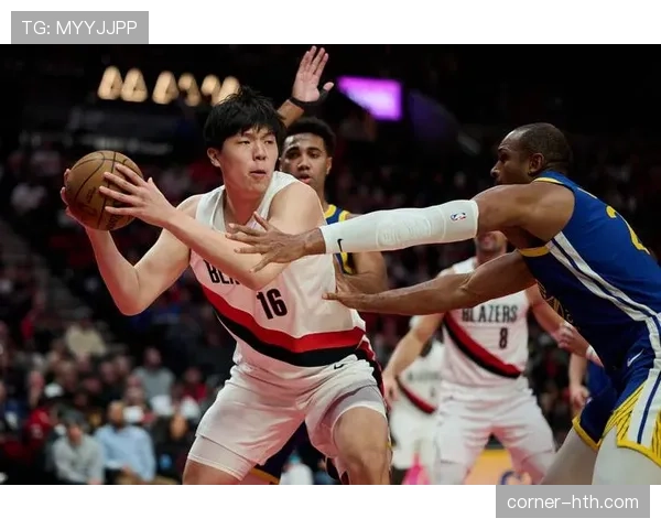 杨瀚森训练完直接去吃十块钱盒饭,这反差谁懂啊